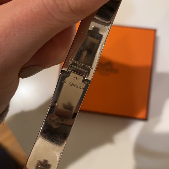 Hermès Clic H Bracelet - Picture 5 of 5